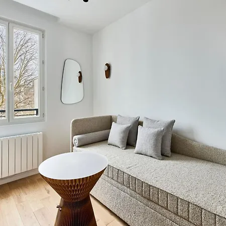 Lägenhet Ideal Apartment, Metro Lines 11, 5, 9, 8 And 3