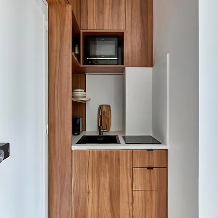 Canal Saint-martin 10th Design & Refined Managed By Mey Agency *