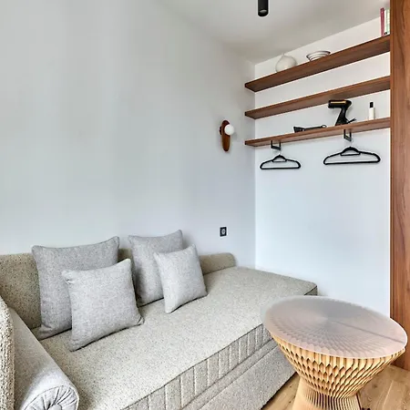 Appartement Canal Saint-martin 10th Design & Refined Managed By Mey Agency Parijs